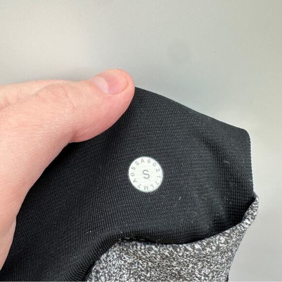 Lululemon Pace Breaker Short 9" Linerless in Carbon Mist Alpine Grey Sz S - Picture 7 of 8